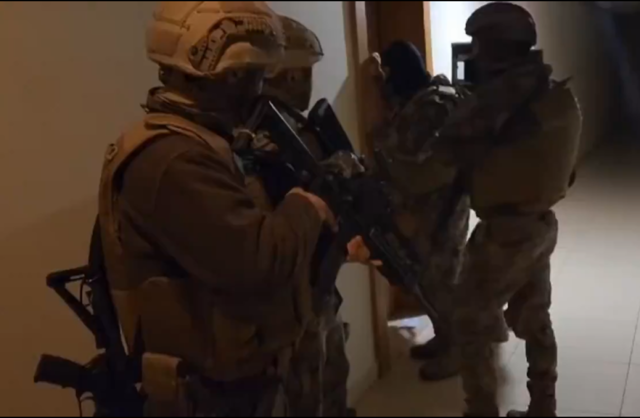 'Kafes-43' operasyonu:Kırmızı ve yeşil bültenle aranan 23 kişi yakalandı!