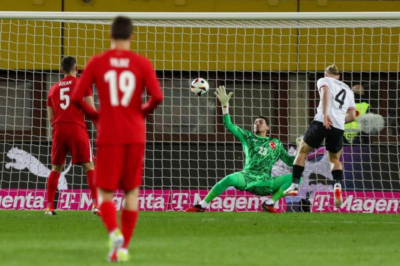 Avusturya'da rezalet. Milli Takım 6 yedi Montella'nın bahanesi şaşkınlık yarattı