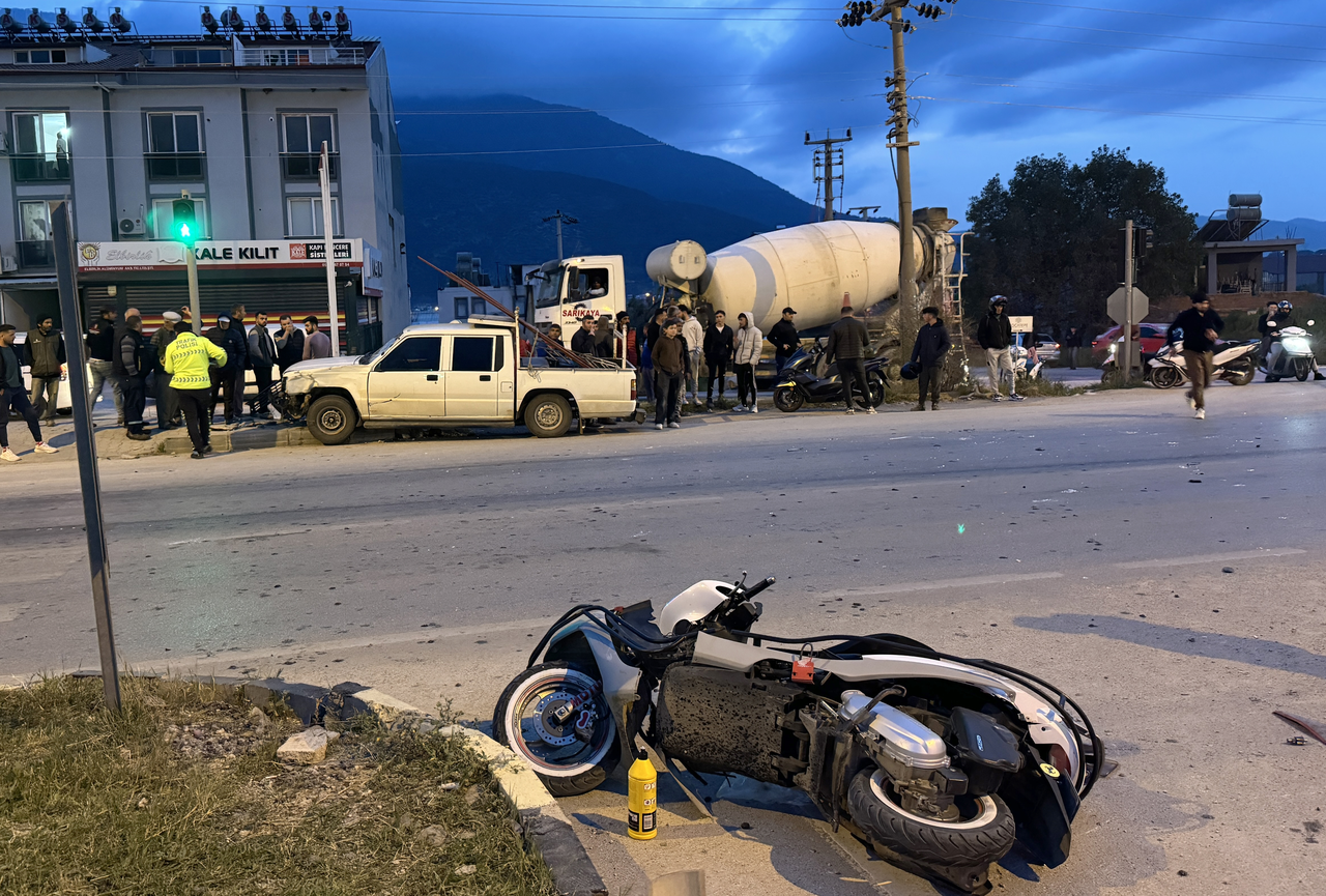 Fethiye'de kamyonetle çarpışan motosikletin sürücüsü Berk Can Boyacı öldü