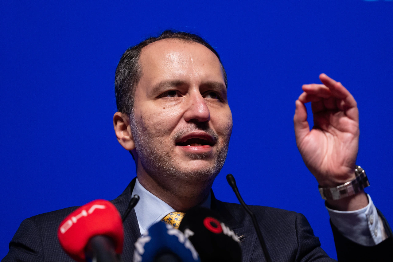 Yeniden Refah'ın İstanbul adayları tanıtıldı. Erbakan: Patlatacağız!