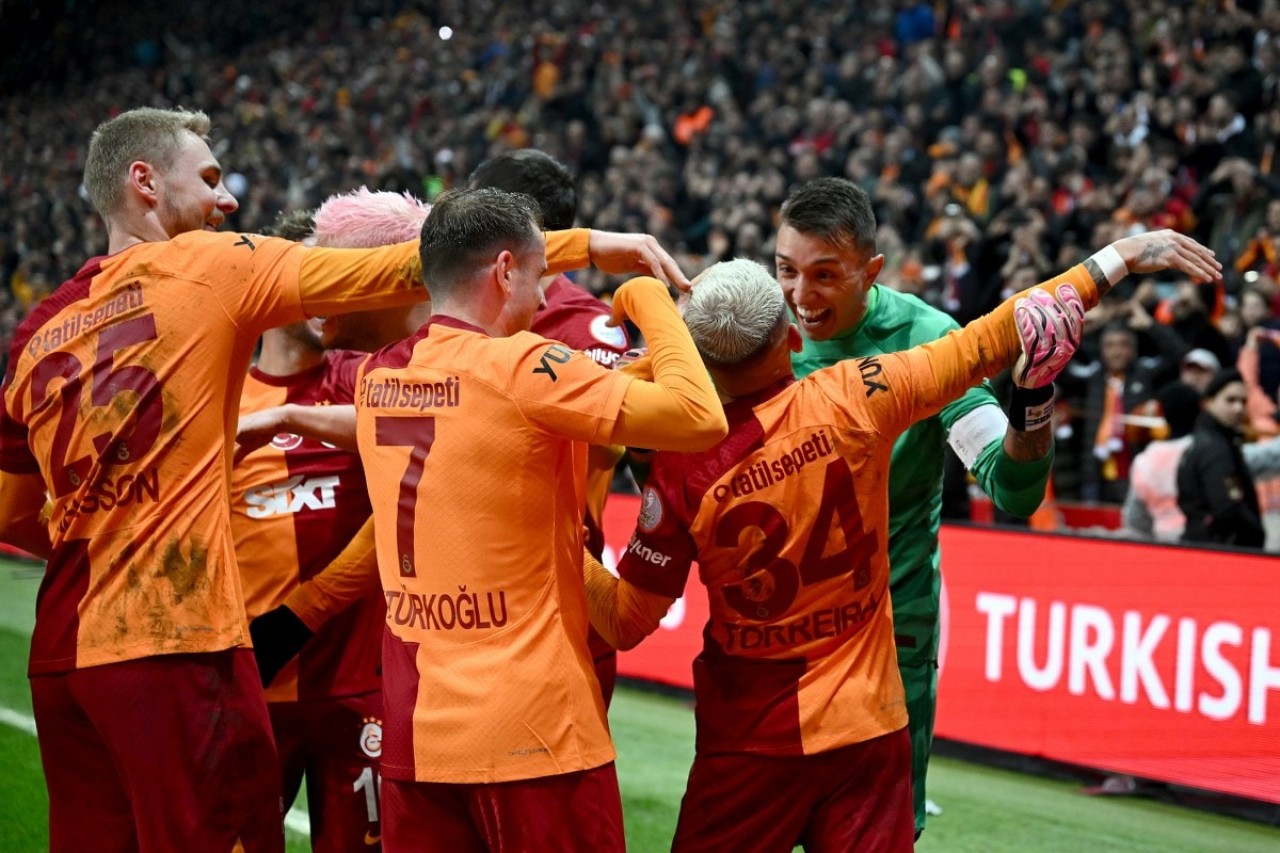Galatasaray Çaykur Rizespor'a yarım düzine gol attı