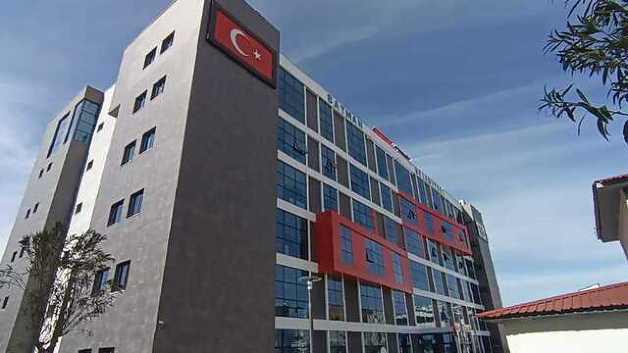 Bir il daha büyükşehir mi oluyor? Belediye binasına tabelası bile asıldı