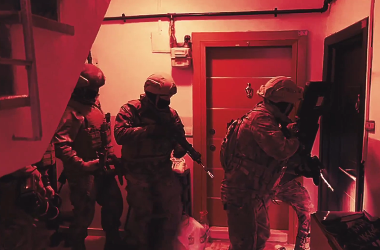 Bakan Yerlikaya duyurdu: Organize suç örgütü çökertildi!