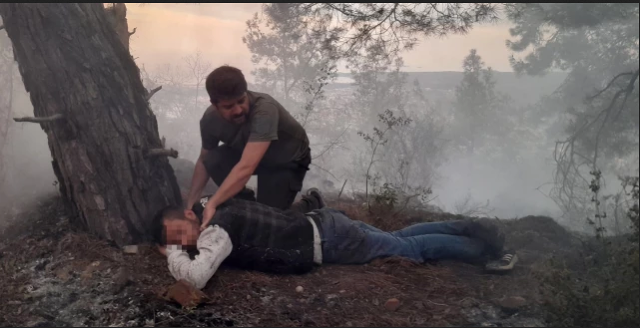 Orman yangınını çıkaran şüpheli,  yanan alanın ortasında yerde bulundu!