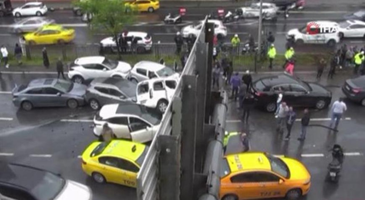 İstanbul'da zincirleme kaza! Yaralılar var,  çok sayıda ekip bölgede