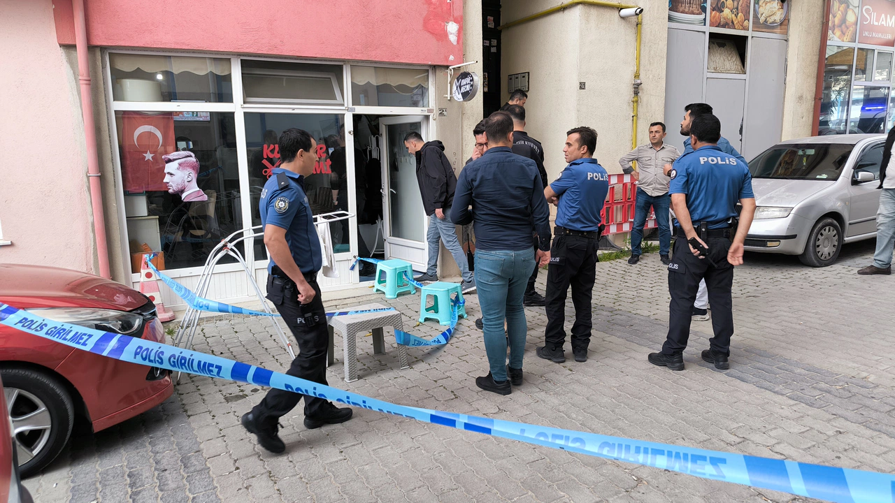 Kütahya'da 80 yaşındaki adam kuaför salonunu bastı: Necmi Aslan ve Hüseyin Erden öldü
