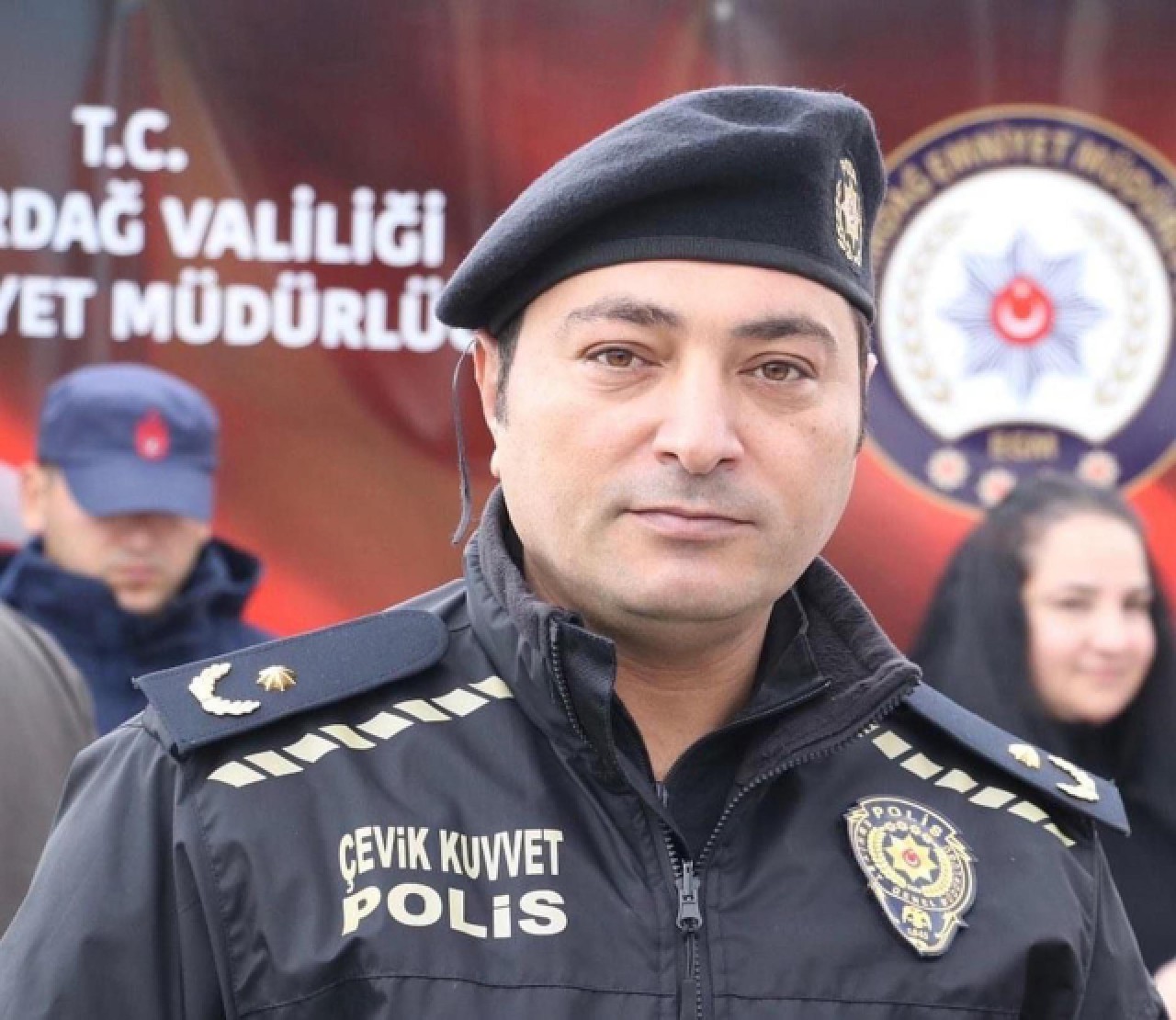 Depremzedelerin yardım malzemelerini evine götüren emniyet müdürü,  Yadigar Işık öldü