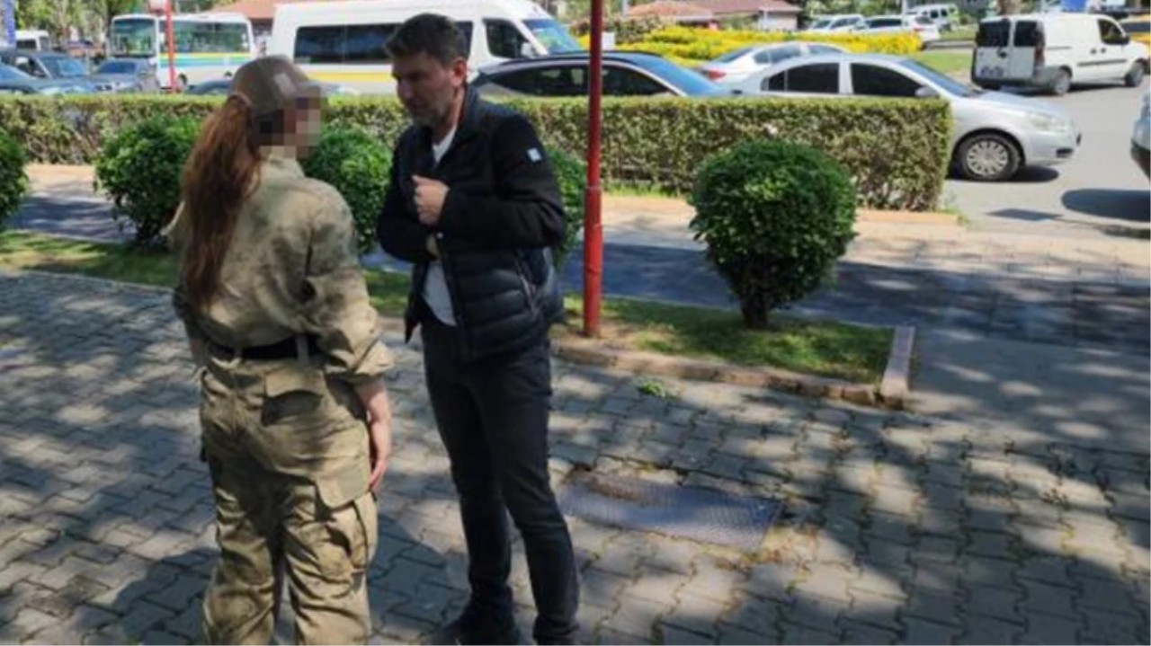 Jandarma kıyafetiyle GBT kontrolü yaparken polise yakalandı,  gerçek mesleği şaşkına çevirdi