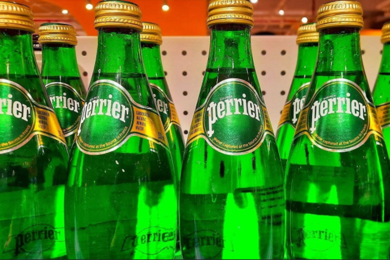 Türkiye'de de satışı yapılan maden suyunun 2 milyon şişesi imha edildi! İşte nedeni