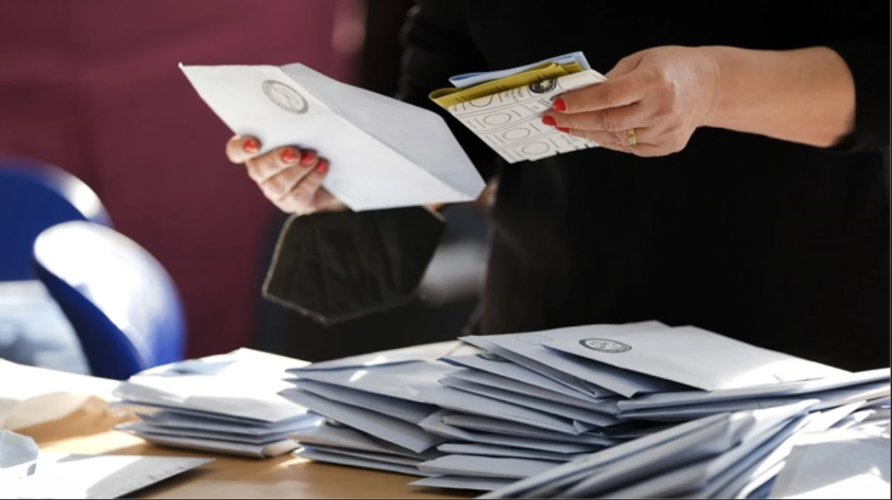 Karabük’te muhtarlık krizi: Mazbatası iptal edilen eşinin yerine seçildi,  kadının da muhtarlığı düşürüldü!