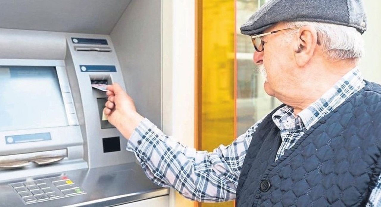 Flaş.. Flaş.. Emekliye yeni zam