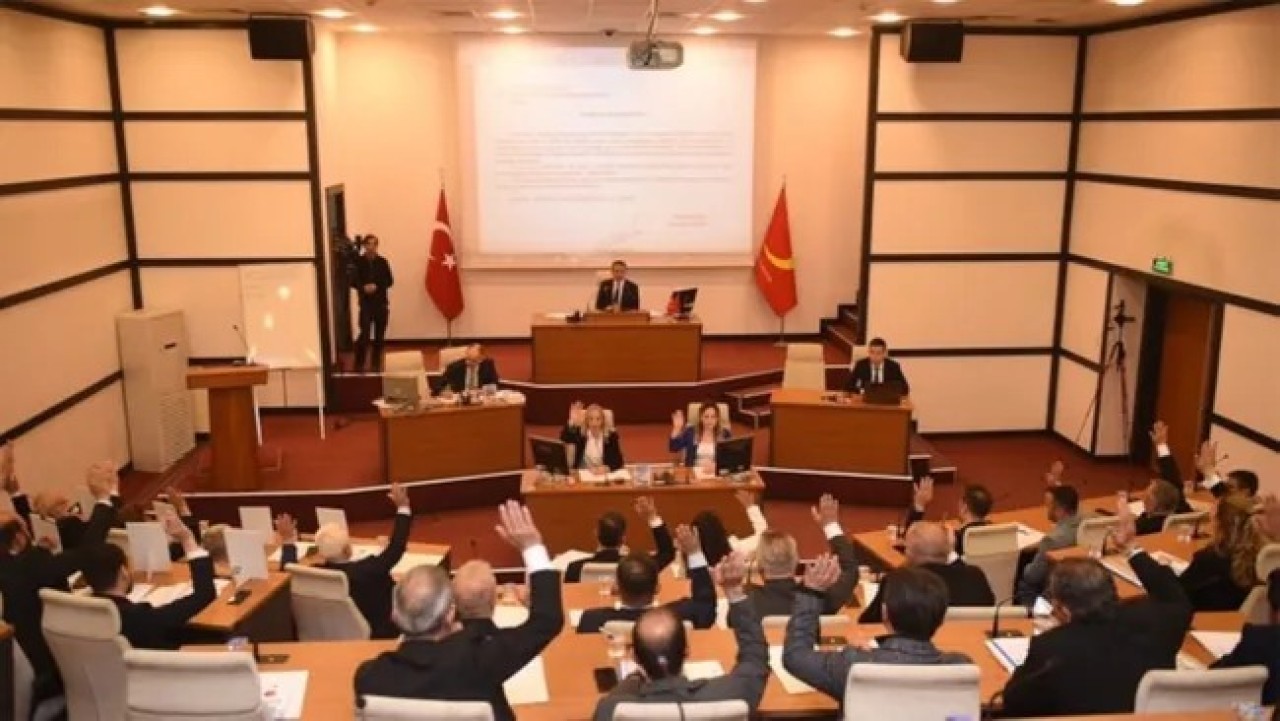 Belediyeden 3 gazeteye her yıl 426 milyon lira ödenmiş