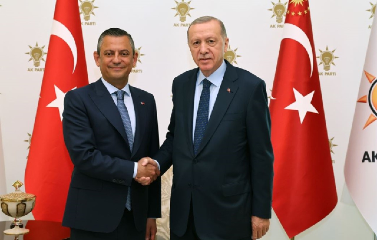 8 yıl sonra bir ilk: Cumhurbaşkanı Erdoğan ve CHP lideri Özel arasındaki görüşme yapıldı