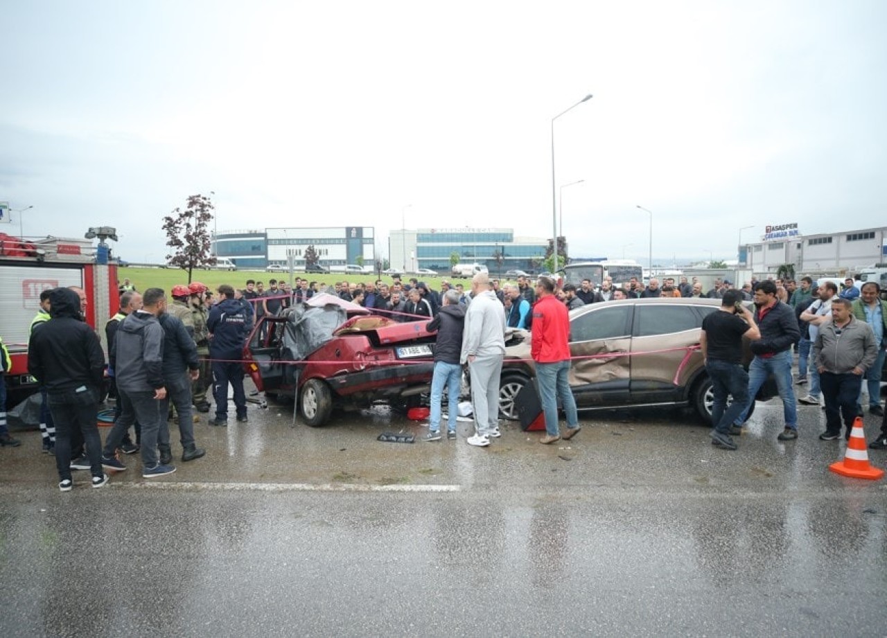 Bursa'da feci kaza: Sedat Sungur ve Hasan Alper öldü. Necati Turan yaralandı