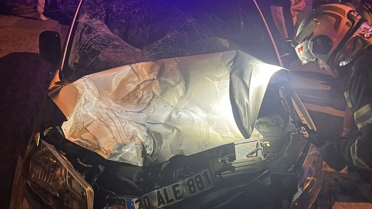 Denizli'de otomobille motosiklet çarpıştı: Can Gözlükaya öldü