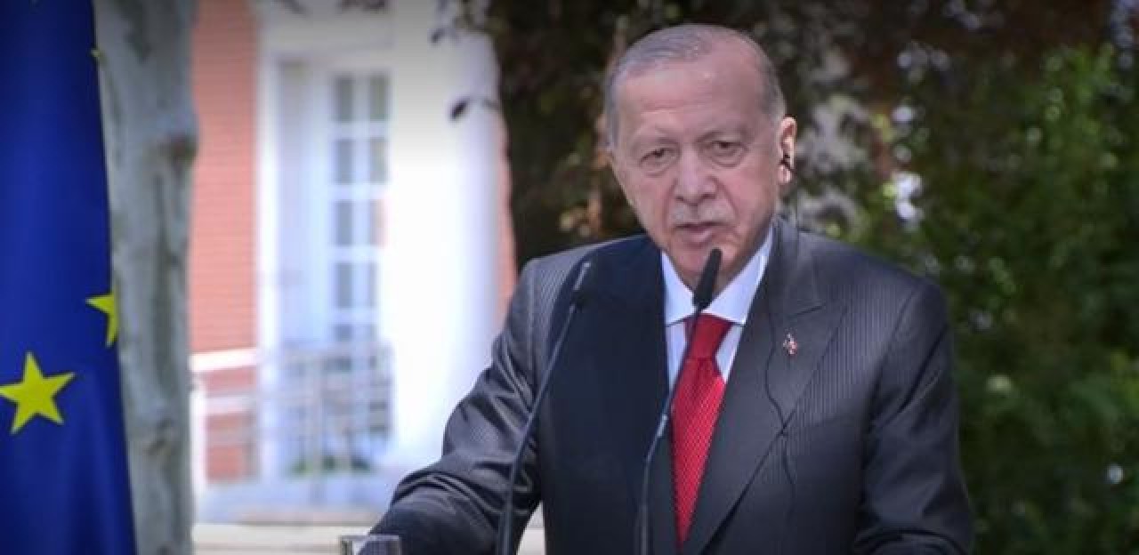 İspanya'da gergin anlar! Cumhurbaşkanı Erdoğan'dan Osman Kavala ve Demirtaş sorusuna tepki: Bana başını sallama!