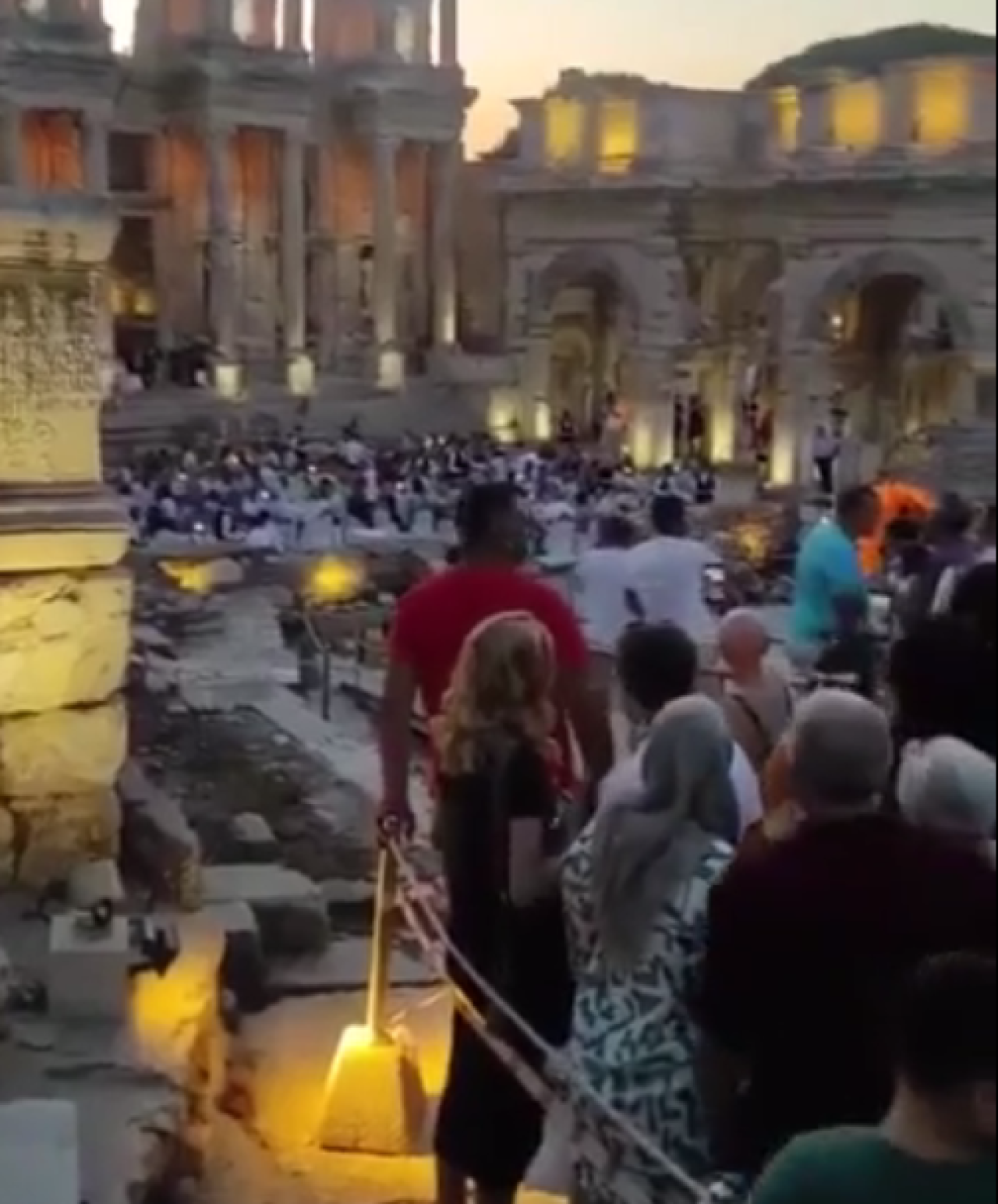 Efes Antik Kentte özel davet skandalı infiale yol açtı!