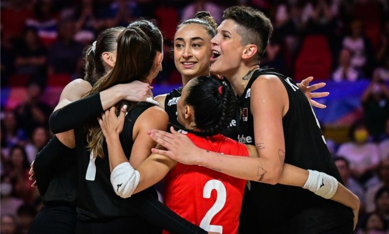 Filenin Sultanları Tayland'ı ezdi geçti