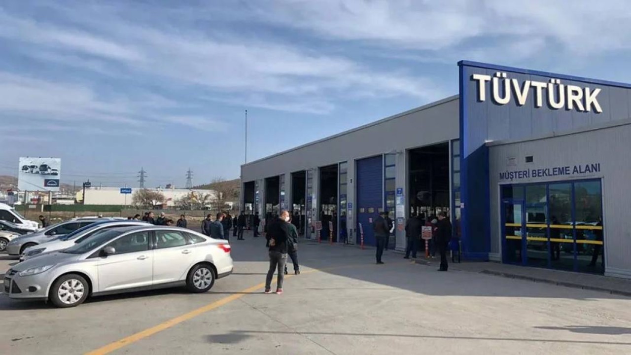 Aracı olanların dikkatine! TÜVTÜRK’te muayene şartları değişti!