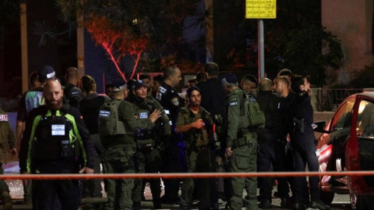 Husiler İsrail'in başkenti Tel Aviv'i vurdu. Ölü ve yaralılar var