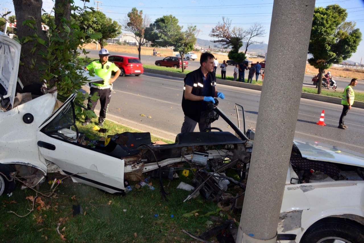 İkiye bölünen otomobildeki Teslime Nur Yener öldü