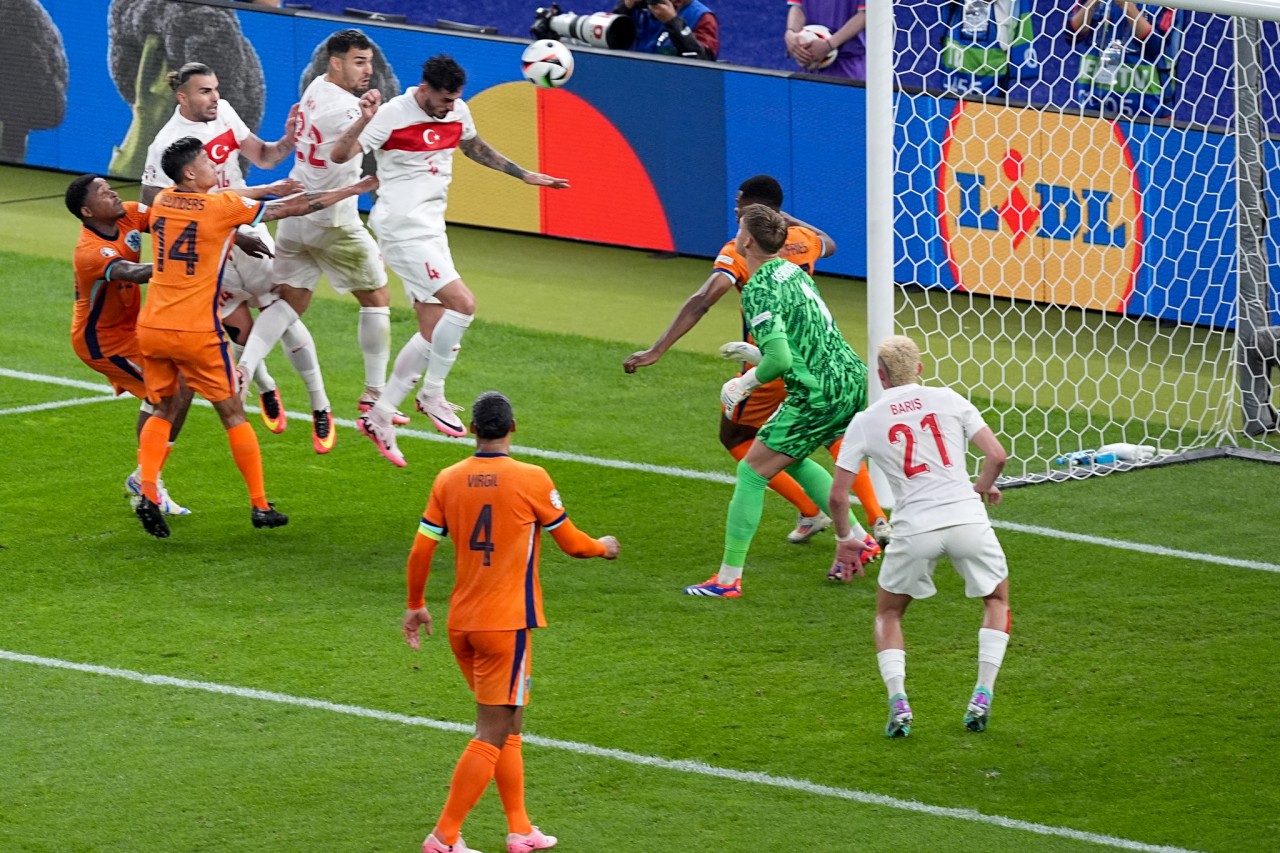 Ah Ahh! Böyle elenmemeliydik. Hollanda'ya yenildik