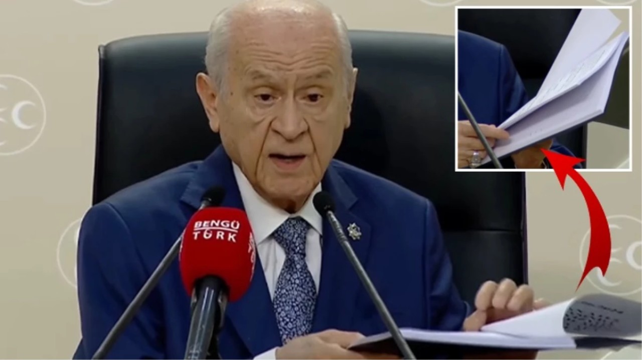 MHP Lideri Bahçeli,  154 kişilik listeyi kameraya gösterdi: 'Bunlarla hesaplaşacağız'