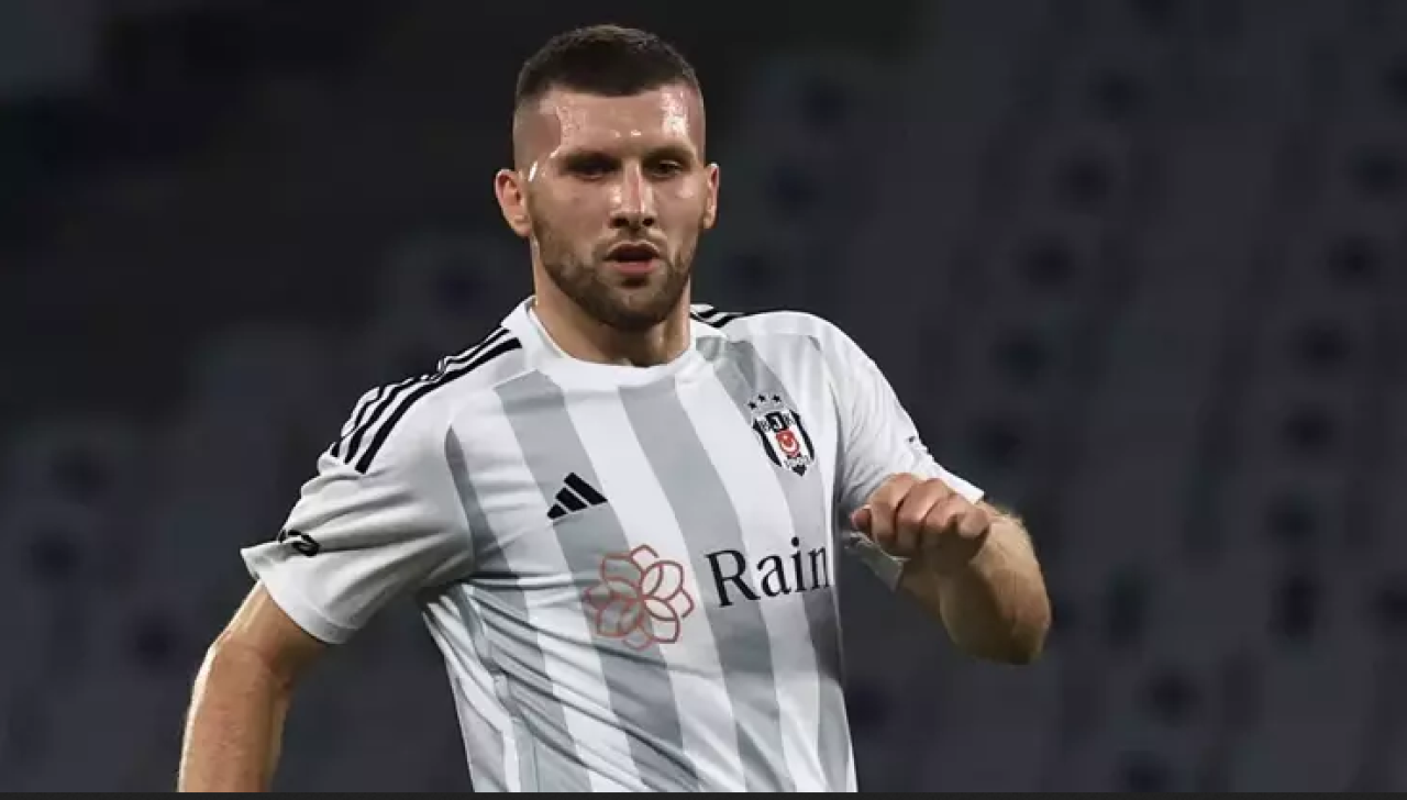 Beşiktaş,  Rebic'in sözleşmesini feshetti