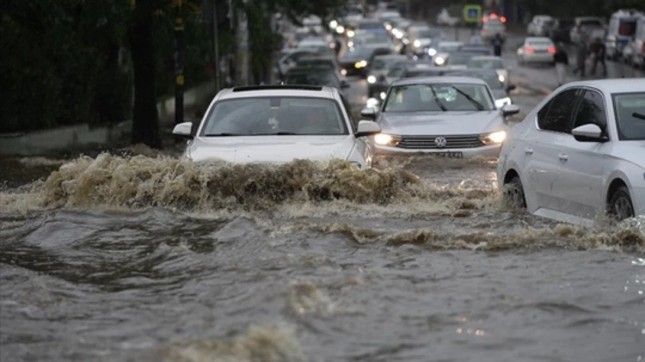 Bu illerde yaşayanlar dikkat! AFAD uyardı: Çok kuvvetli yağış geliyor