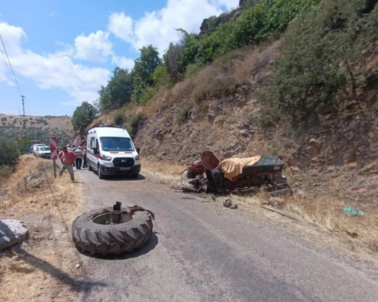 Çorum'da feci kaza! Traktör 30 metreden düştü: Mehmet Kılpelit yaşamını yitirdi!