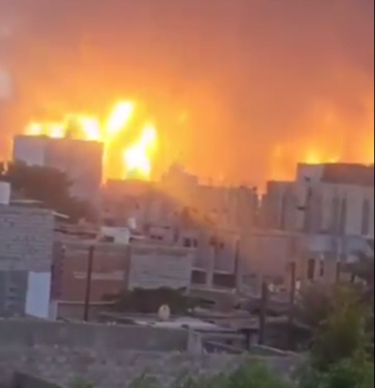 İsrail'den Yemen'deki Husilere hava saldırısı!