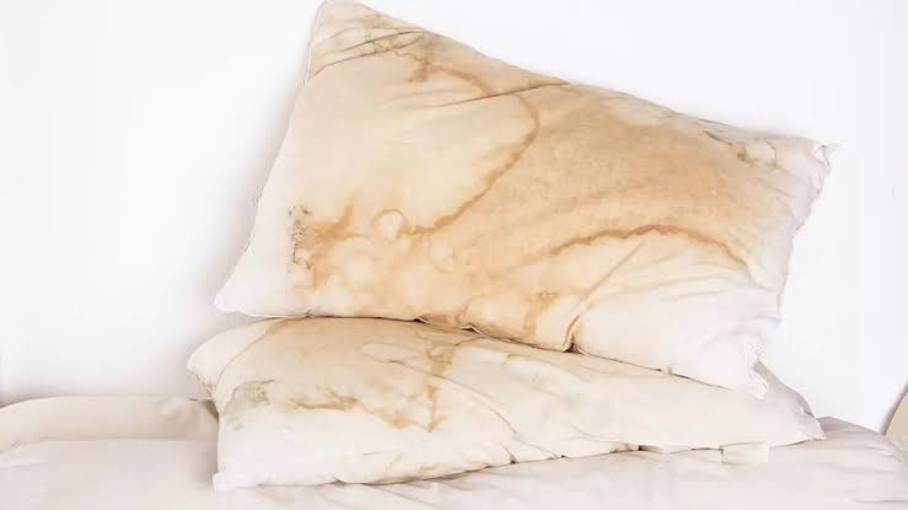 Sararan yastıkları bu yöntemle kar beyazı yapın