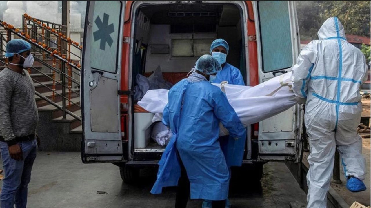 Hindistan'da ayin sırasında çıkan izdihamda 87 kişi öldü!