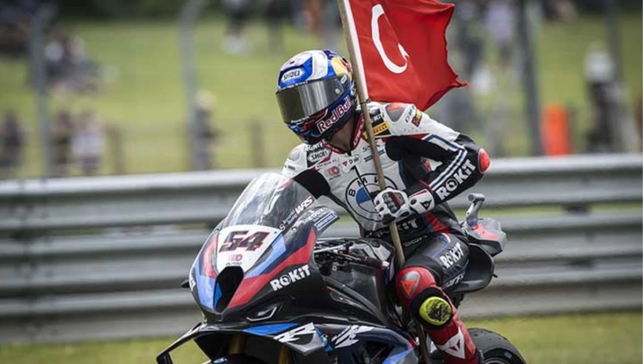 Toprak Razgatlıoğlu'ndan üst üste 10. zafer!