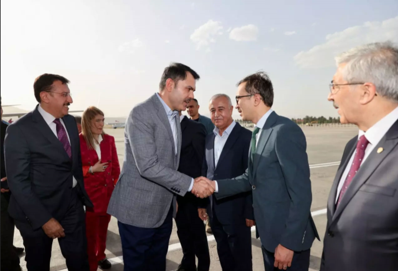 Murat Kurum,  Çevre Bakanlığı'na Dönüşüyle Emlak Konut GYO Genel Müdürünü Görevden Aldı