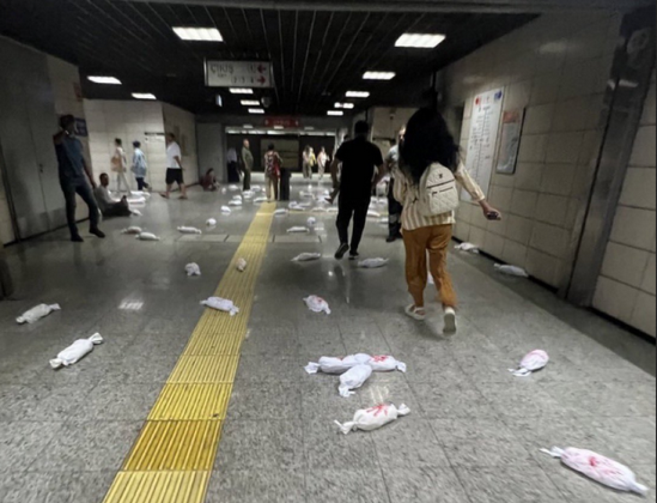 Marmaray’da 'Kanlı Bebek' maketleriyle protesto!