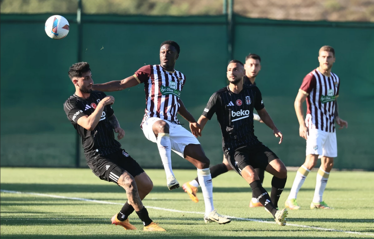 Beşiktaş hazırlık maçında  Bandırmaspor ile berabere kaldı!
