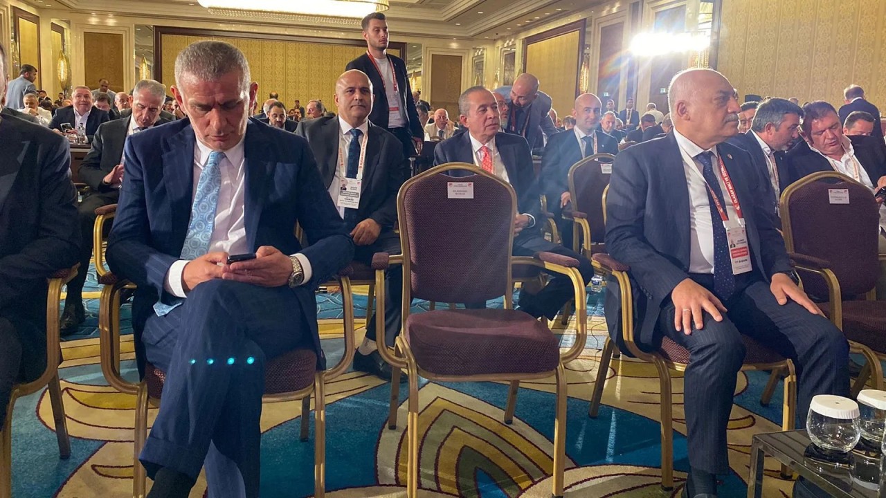 Büyükekşi'yi tuvalete kaçıran konuşma. Bu sözler sonunu getirdi