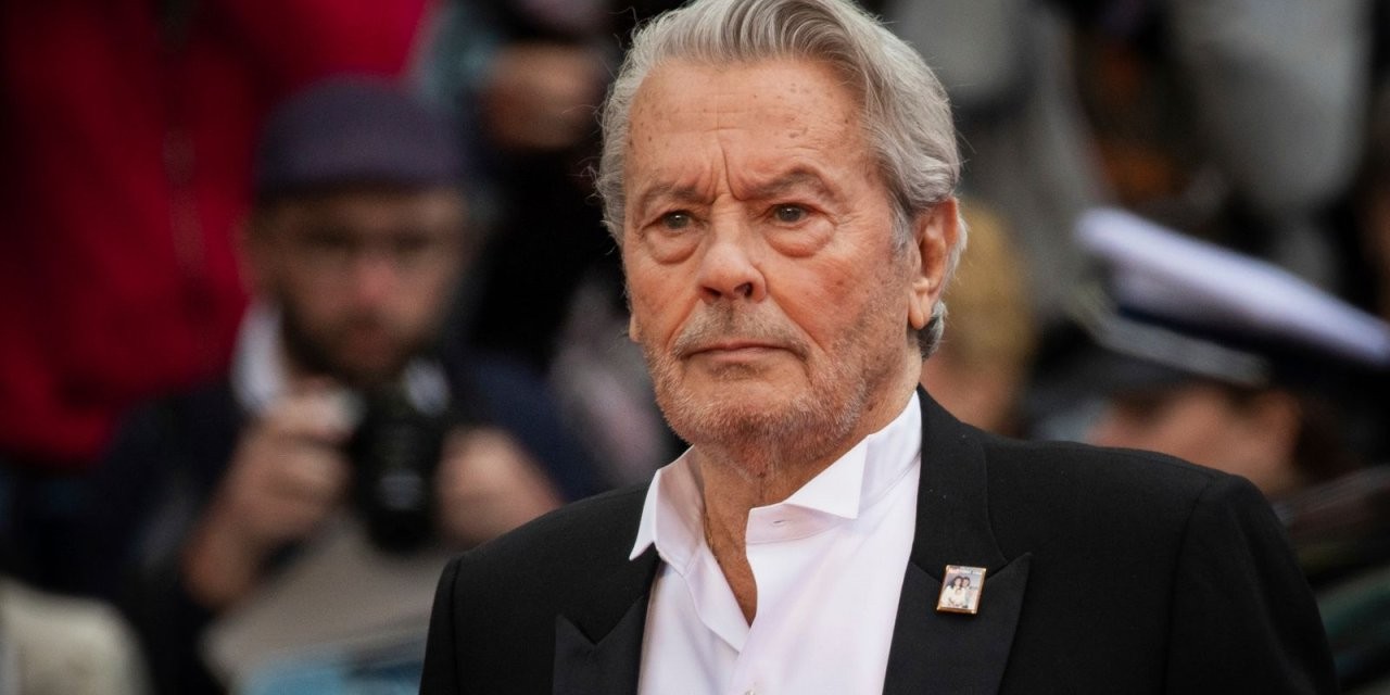 Dünyaca ünlü aktör Alain Delon hayatını kaybetti