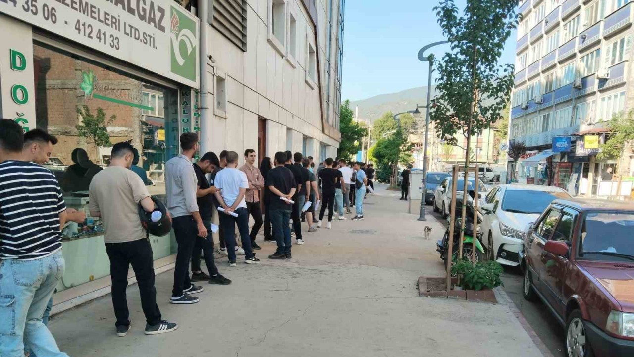 100 işçi alımı duyurusuna 2 günde yaklaşık bin 500 kişi başvurdu!