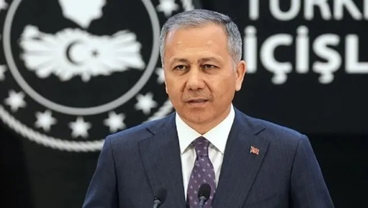 İçişleri Bakanı Yerlikaya,  Türkiye'deki yabancı sayısını açıkladı