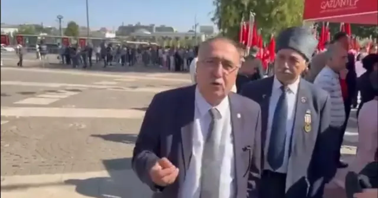 Zafer Bayramı'nda gazileri öfkelendiren görüntü: "Atatürk yerine bu neyin nesi!"