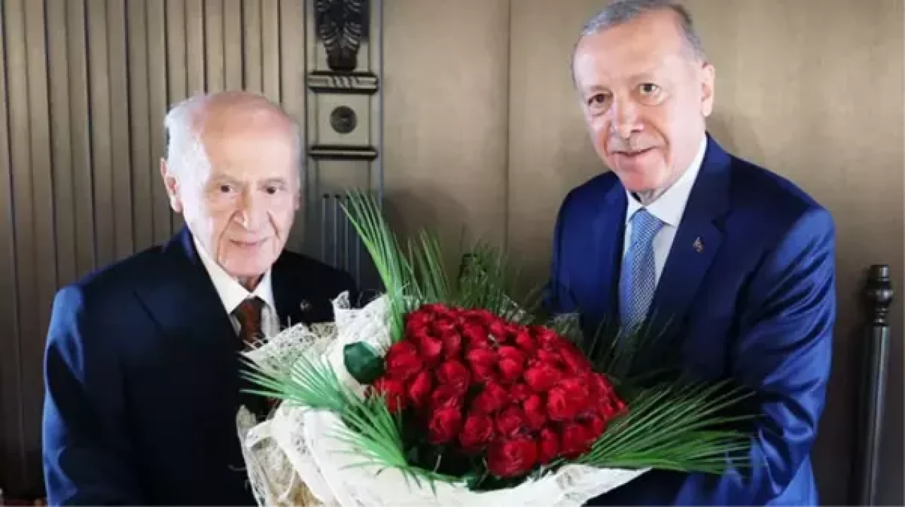 Cumhurbaşkanı Erdoğan'dan MHP Lideri Bahçeli'ye 76 adet gül! Sayının özel bir anlamı var