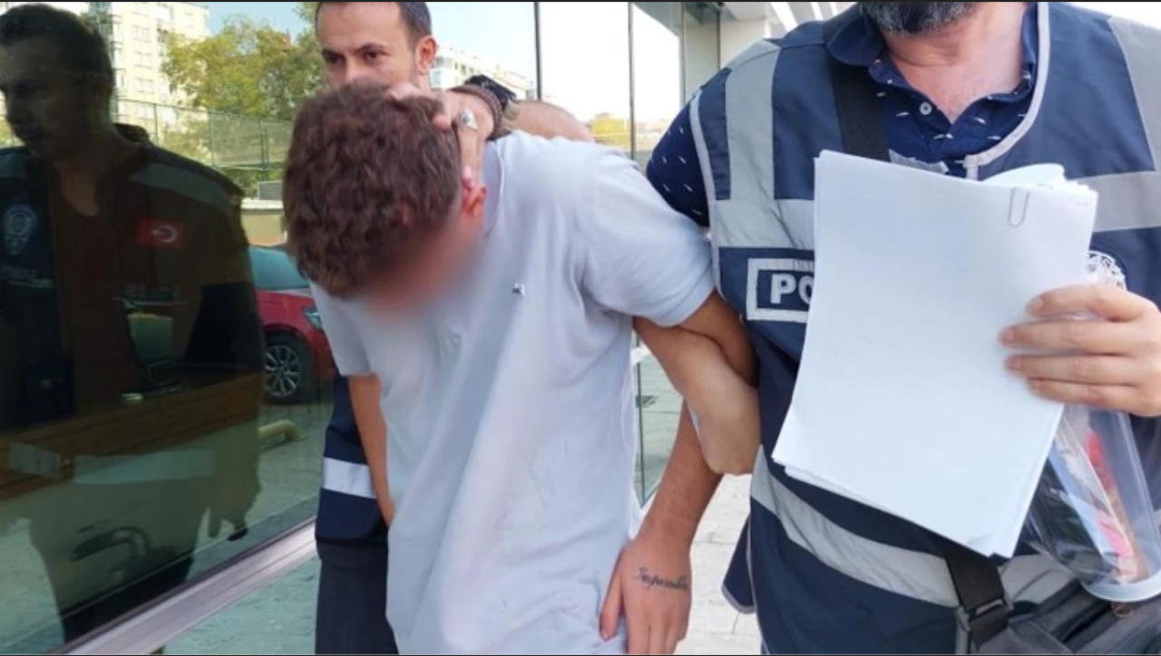 Uyuşturucu bağımlısı babasını bıçakla ağır yaraladı!