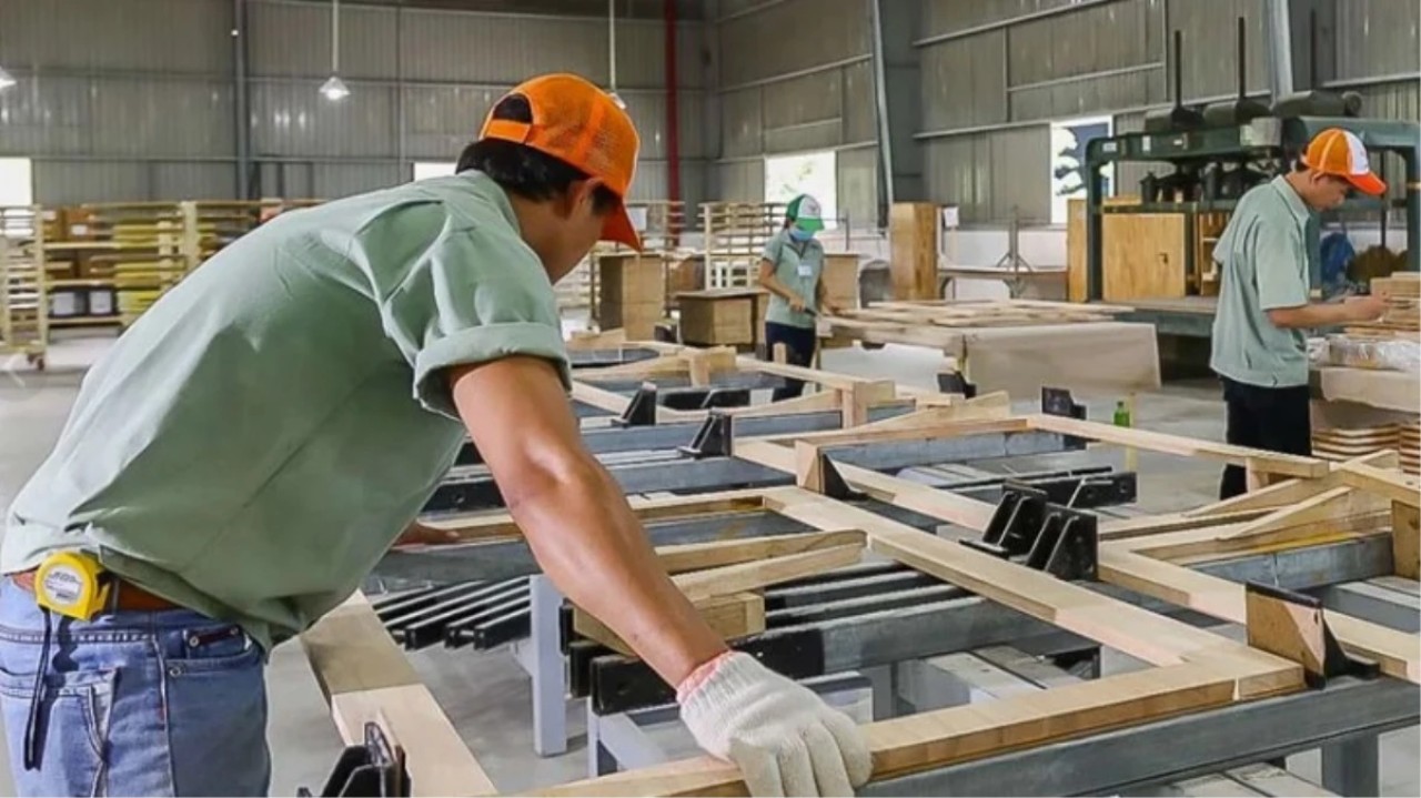 Ünlü mobilya devi iflas etti