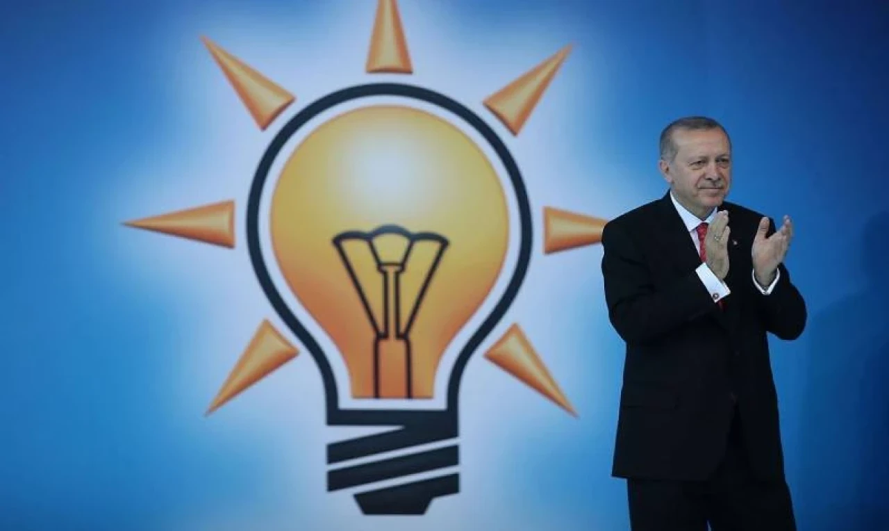 AK Parti'ye kimler katılacak? "Şaşırtıcı isimler" dedi,  yeni kulisi paylaştı