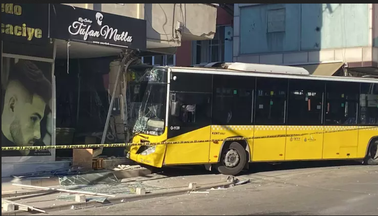İETT otobüsü berber dükkanına daldı: 6 yaralı
