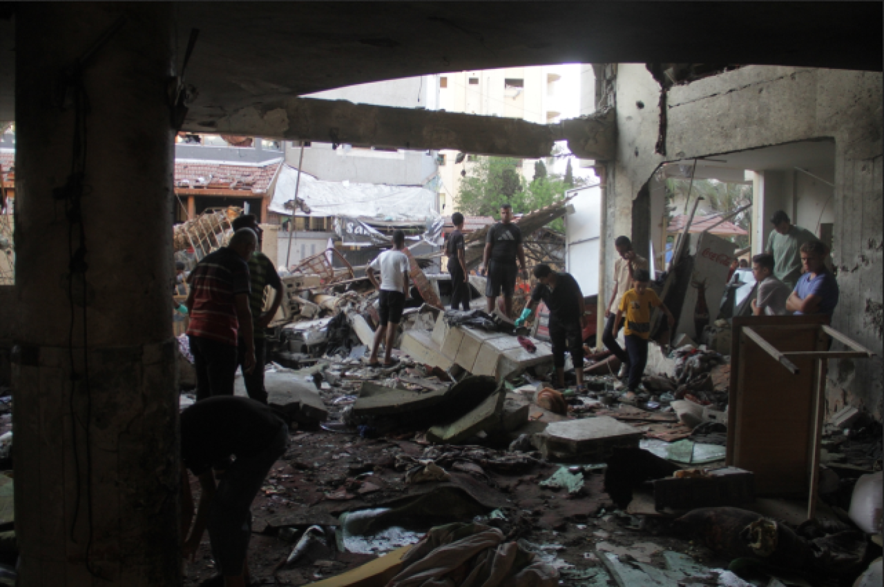 İsrail,  El-Tabin Okulu'na saldırıda 907'şer kilogramlık 3 bomba kullandı!