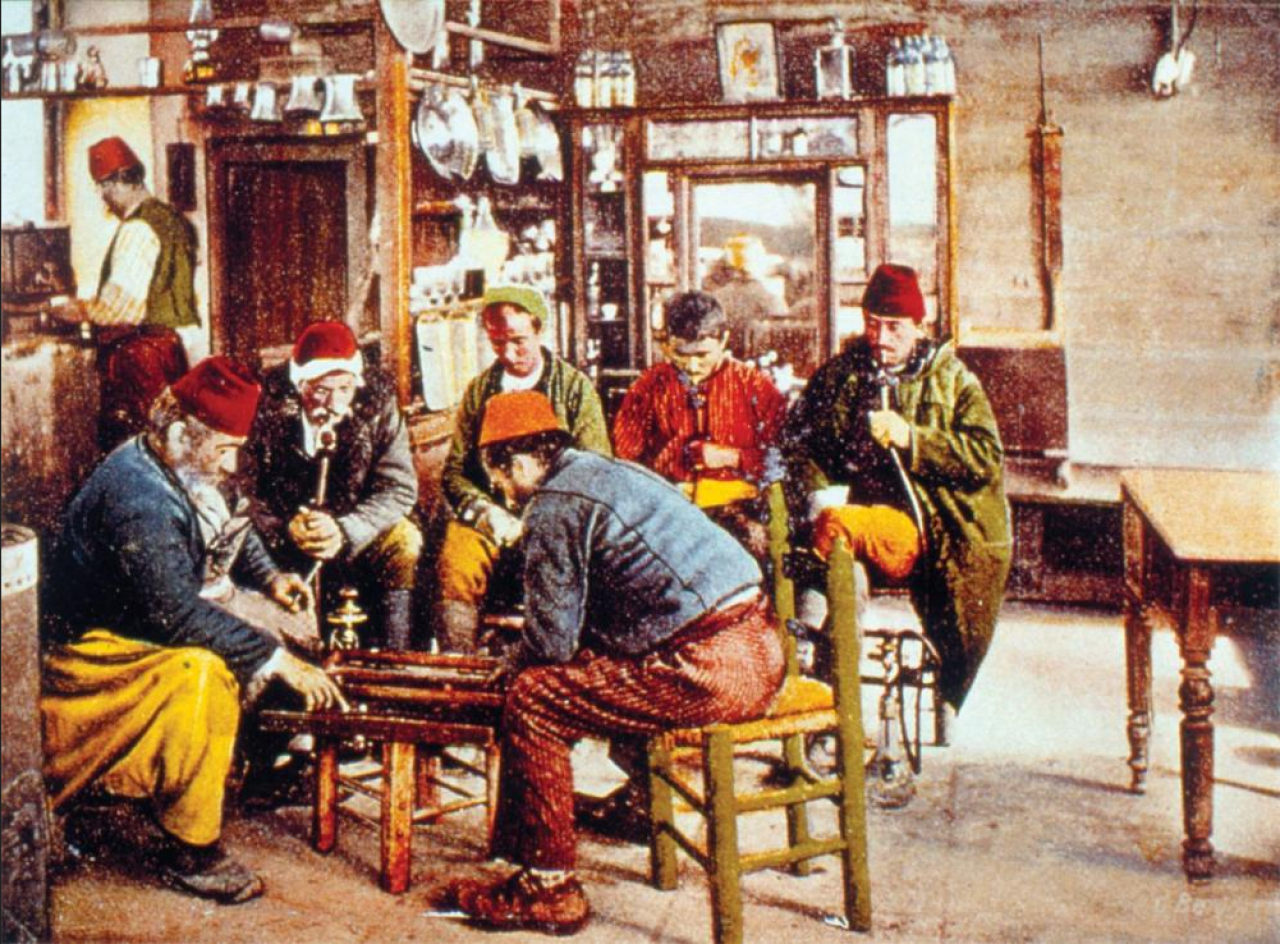 Türk Kıraathanelerinin Bilinmeyen Tarihi: Kültürün Kalbinde Yüzyıllık Geleneğin Evrimi