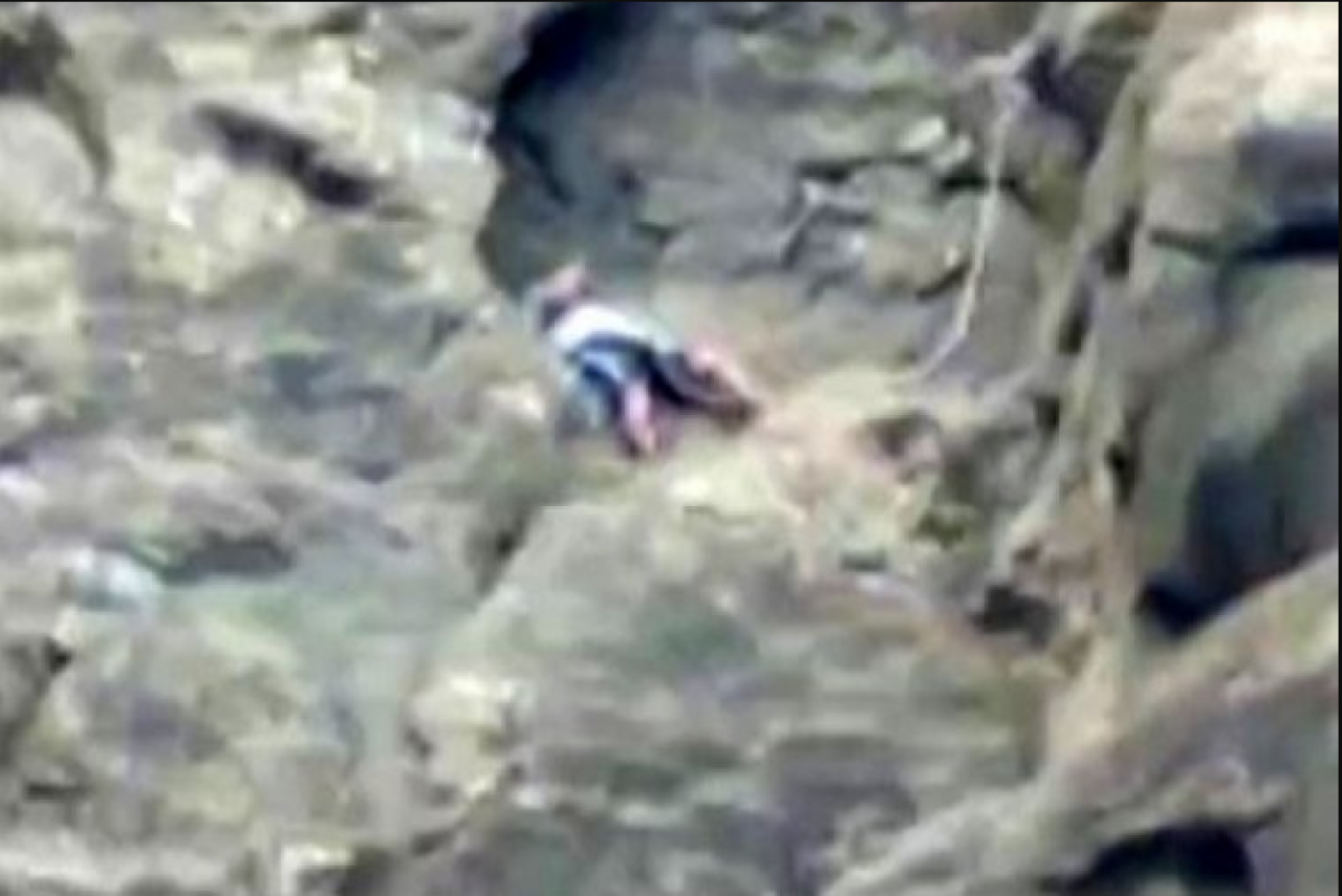 Sivas'ta kayalıklarda mahsur kaldı: 68 yaşındaki adam kurtarıldı!